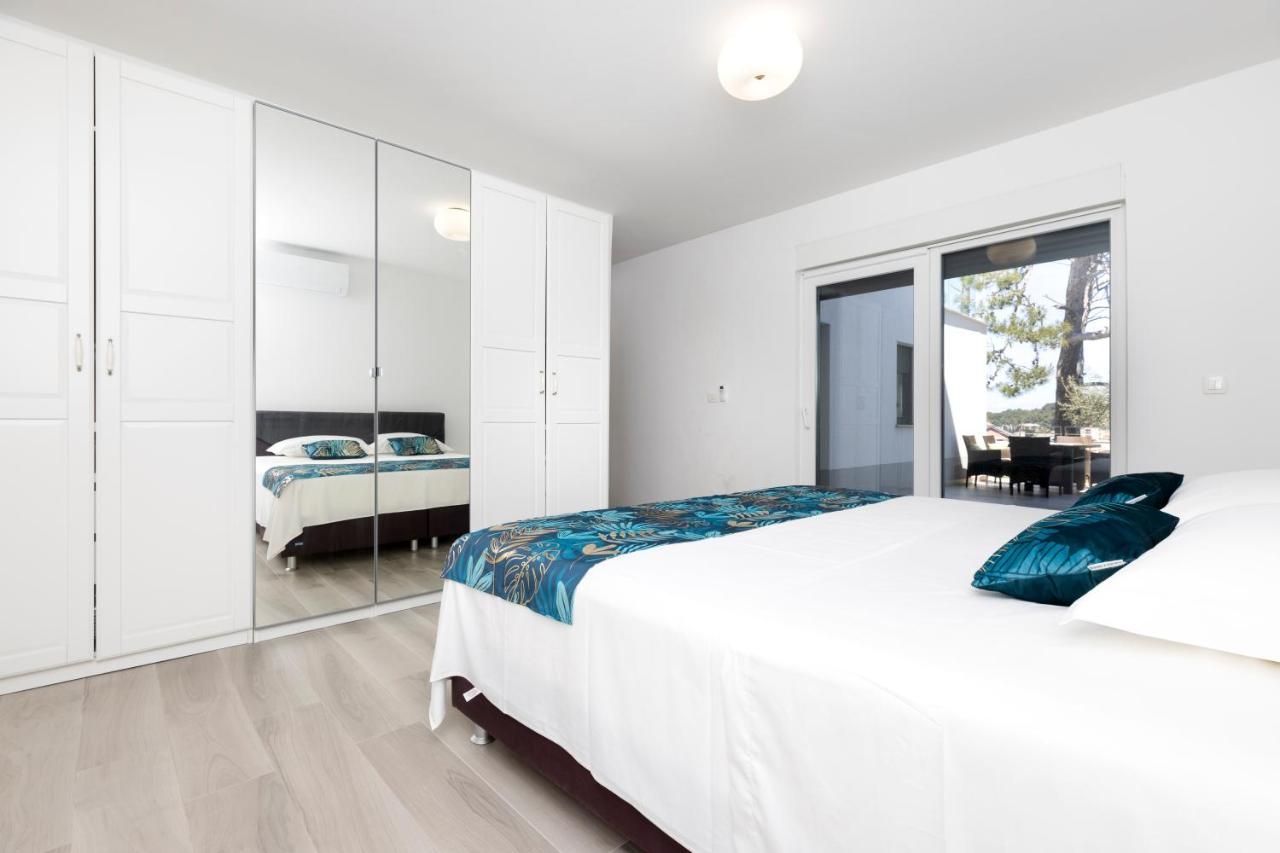 Apartments Olea Mali Losinj Bagian luar foto