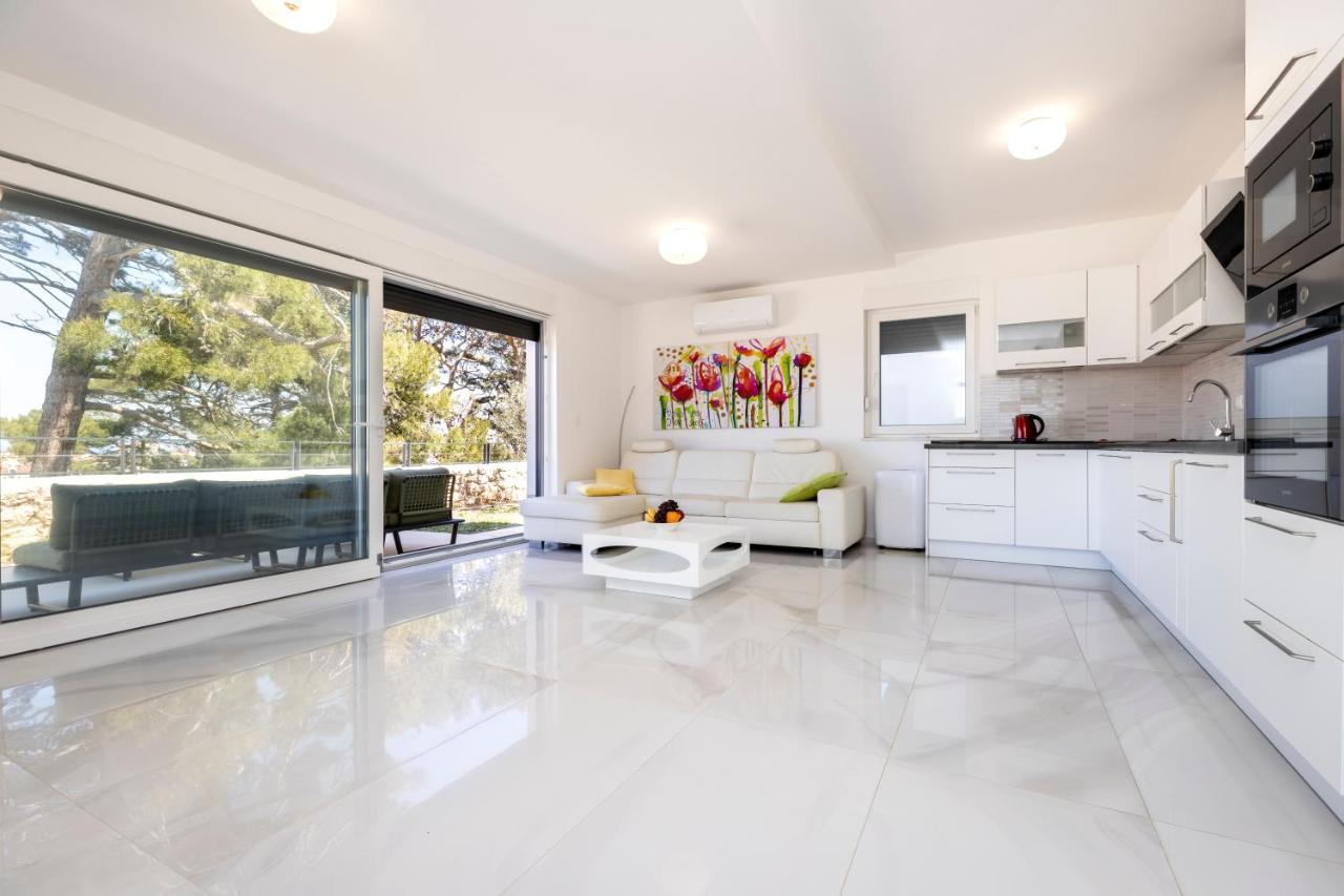 Apartments Olea Mali Losinj Bagian luar foto