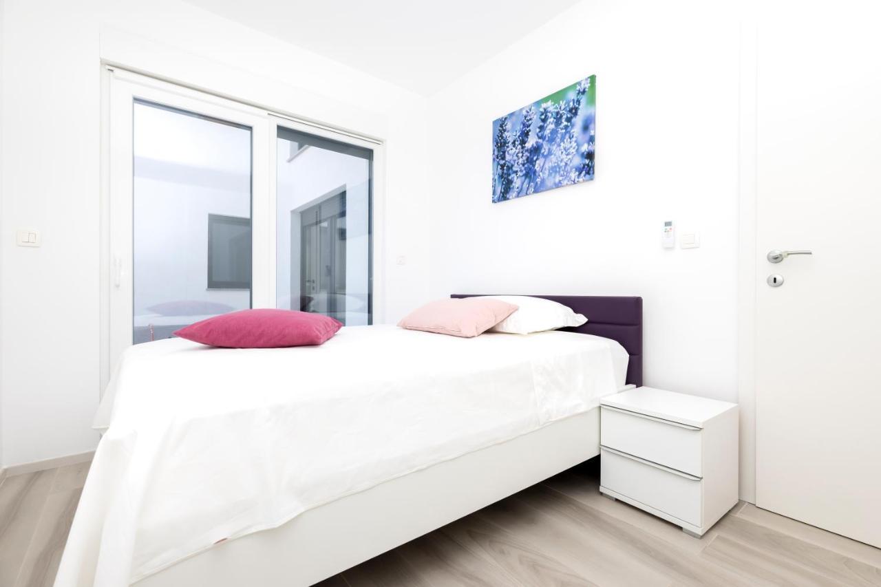 Apartments Olea Mali Losinj Bagian luar foto