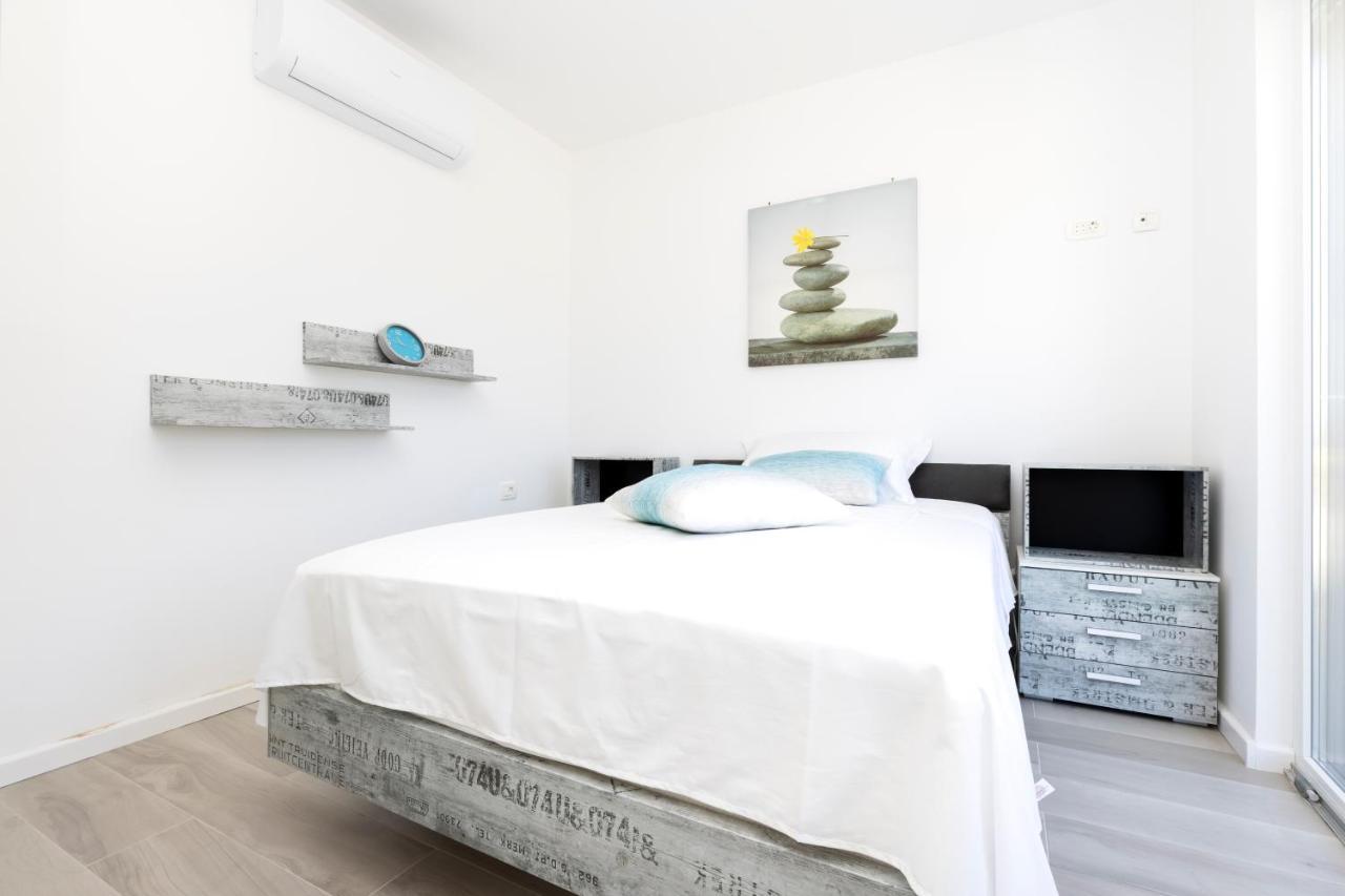 Apartments Olea Mali Losinj Bagian luar foto